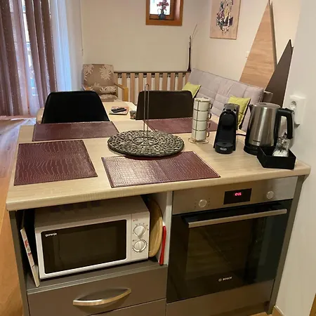 212 - Vucko - Private Host